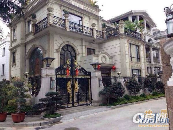 q房网(世华地产)怡景别墅 已经盖好停车位 欢迎来电咨询